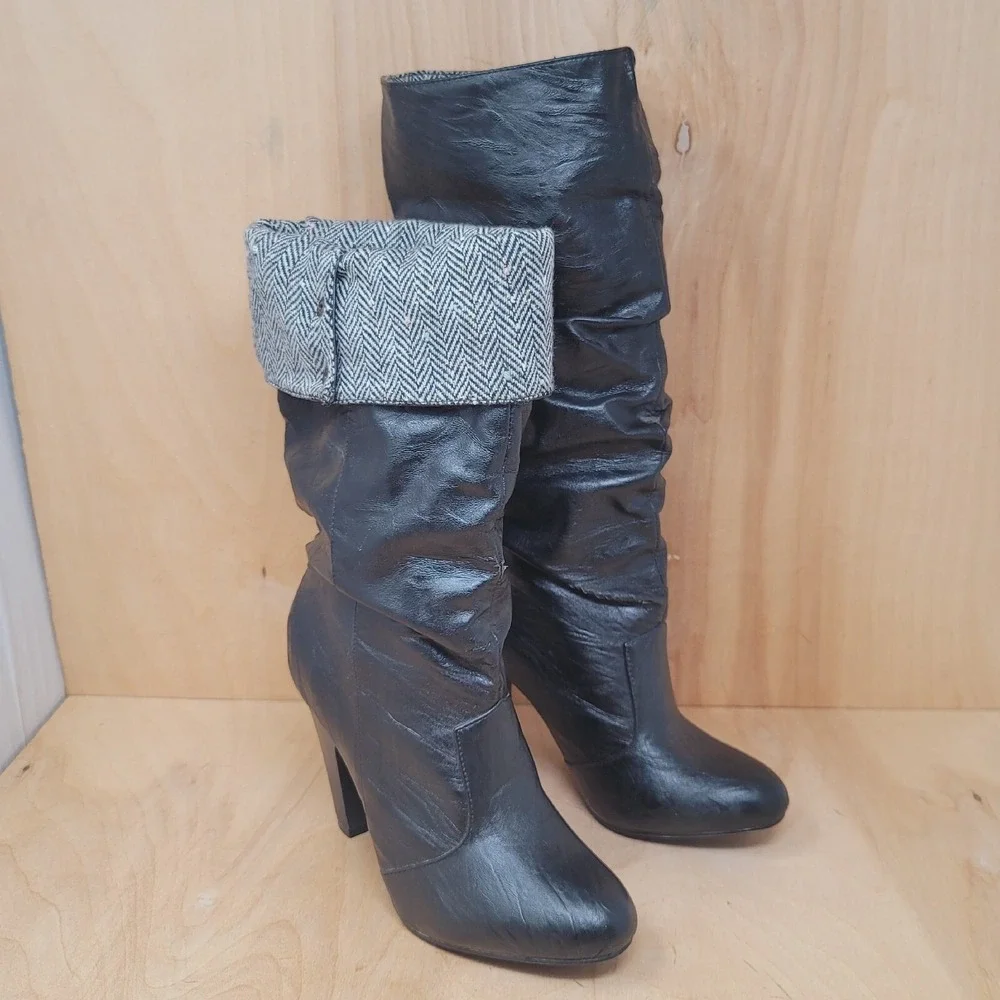 QUPID Women's Boots Size 6.5 Black Knee Hi Roll Down Tweed Pull Ons